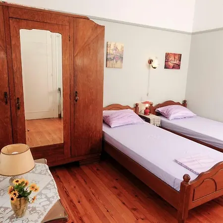 Zeta's Vintage House In The Centre Of Sparta
