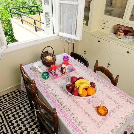 Zeta's Vintage House In The Centre Of Apartment Sparta