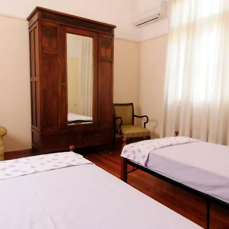 Zeta's Vintage House In The Centre Of Apartment Sparta